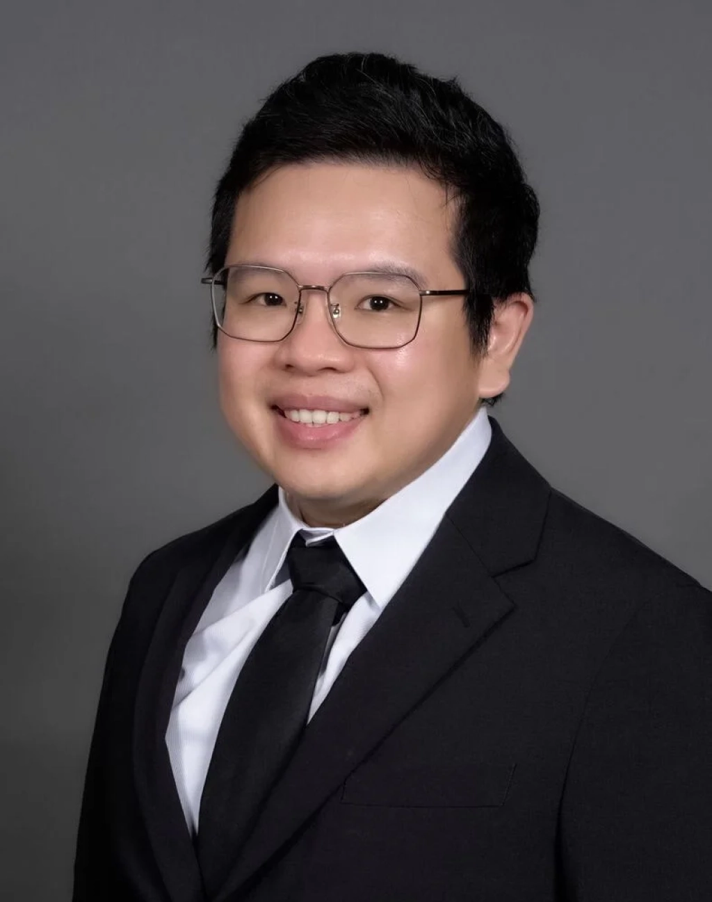 Howard Tang headshot.